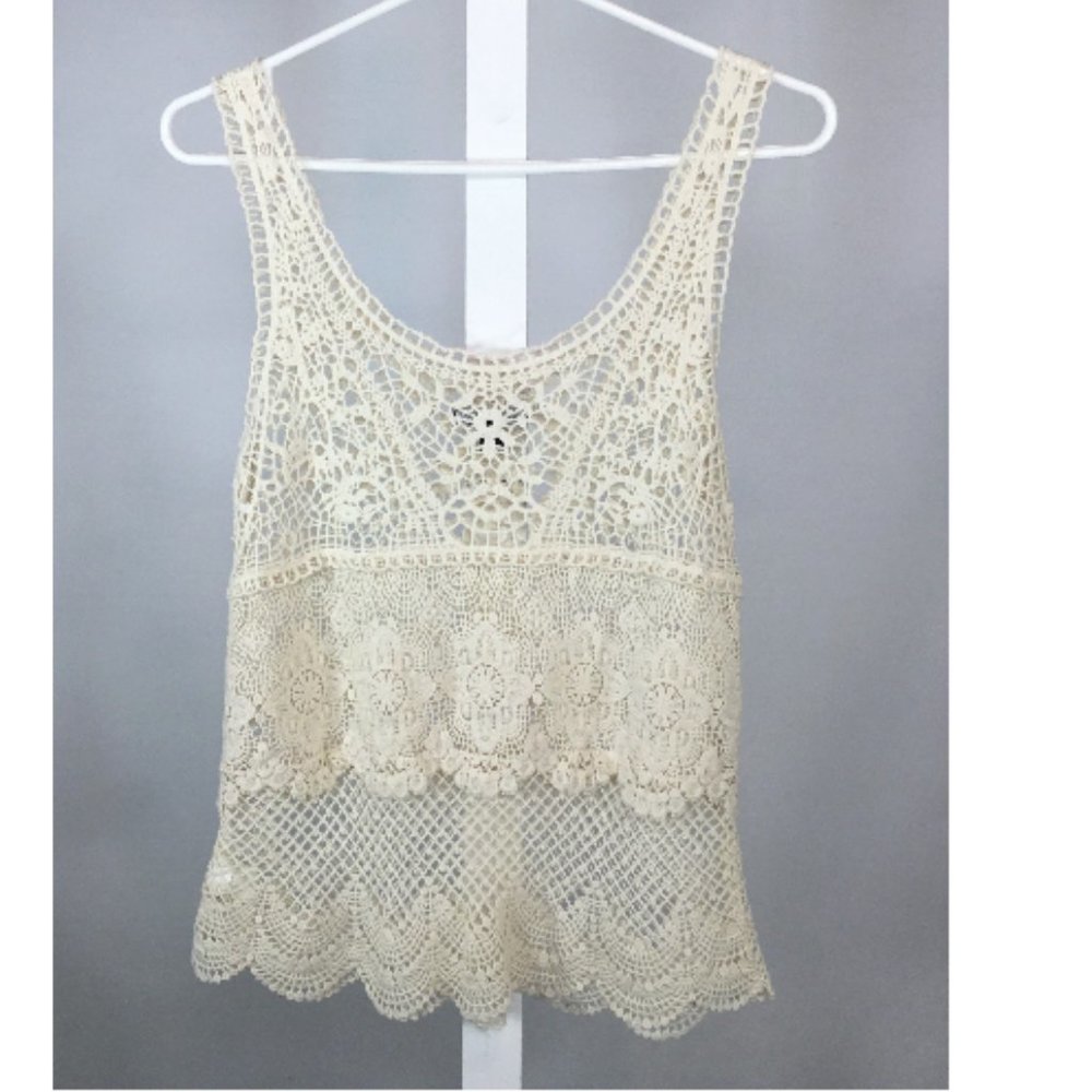American Eagle Lace Top